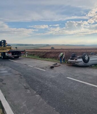 VW Golf überschlägt sich zwischen Günterode und Berlingerode