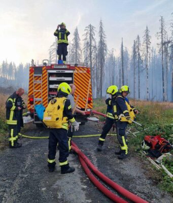 Waldbrand bei Schierke gelöscht – Großbrand unterhalb des Brockens
