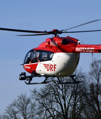 Motorradfahrer nach Kollision mit Pkw auf L96 schwerverletzt